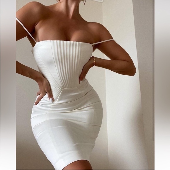 House of CB ‘Lorelei’ Ivory Satin Corset Midi Dress NWOT - Picture 1 of 9